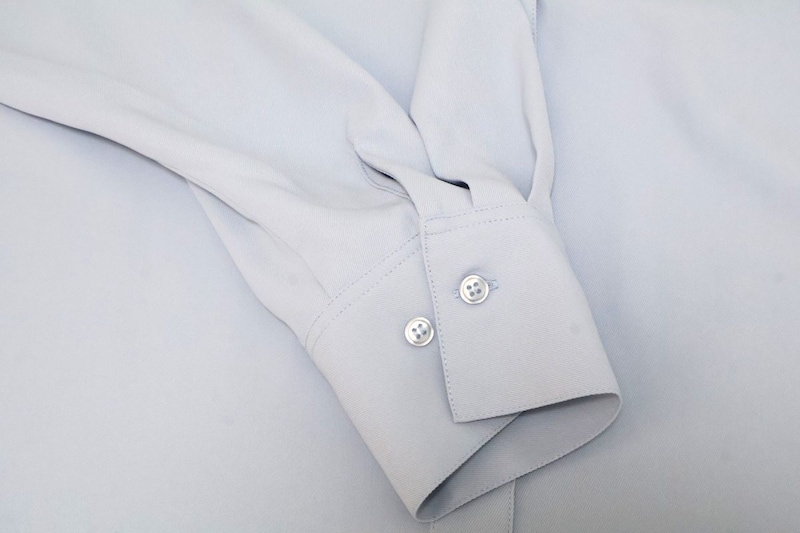 袖口もカッチリしている