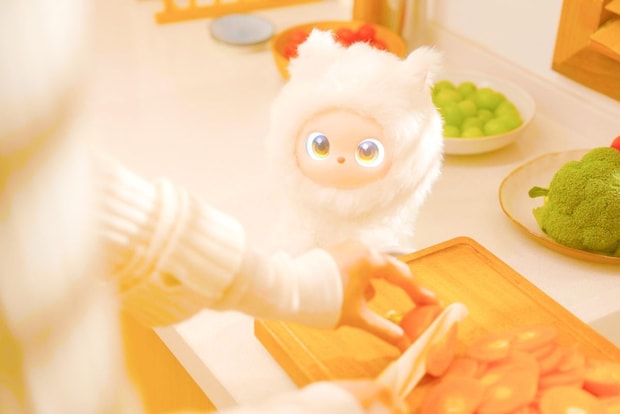 「iMoochi」はこちらの行動や声のトーンで気持ちをくみ取り、まるで生きているかのような表情を見せてくれるのです