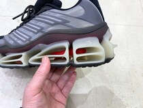 【アディダスの名作が厚底に】2000年代の傑作が超絶進化！ウィリー・チャバリアの美学が詰まったコラボスニーカーをエディターが試し履き