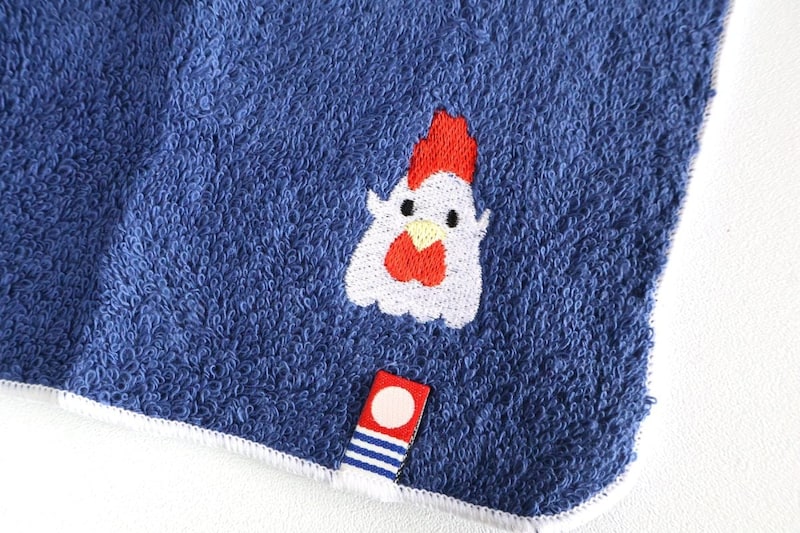 からあげクンの刺繍入り