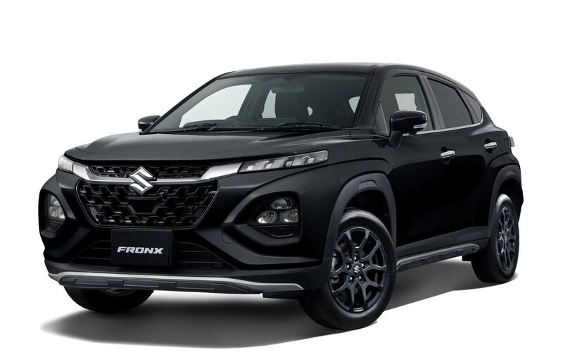 【200万円台の爆売れSUV】スズキ「フロンクス」をさらに進化！都会顔に重厚感をプラスする純正キット“ナイトメタル”の破壊力がスゴイ