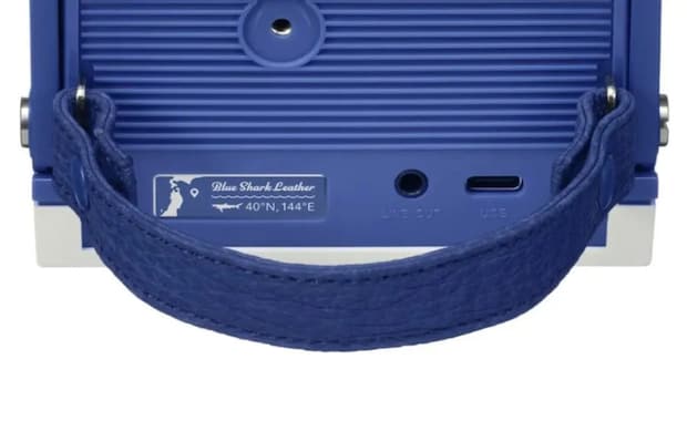 Bluetoothによるワイヤレススピーカーやヘッドホン、またはピンジャックのあるステレオシステムで音楽を楽しめる