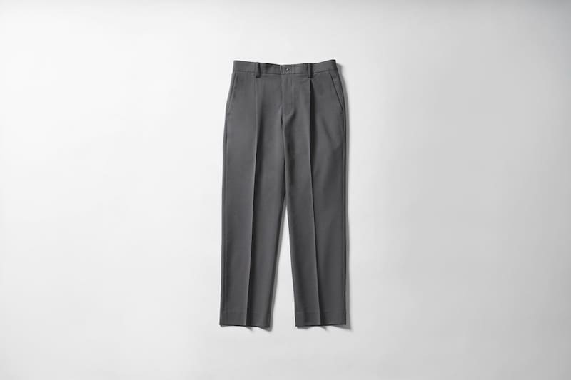 紳士　撥水ストレッチワンタックパンツ チャコールグレー ￥3,990