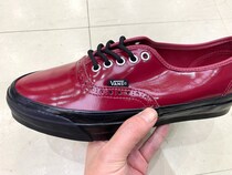 【革靴じゃない、でも上品】完成度高すぎ…VANS最高峰「OTW」の新型オーセンティックをエディターが試し履き