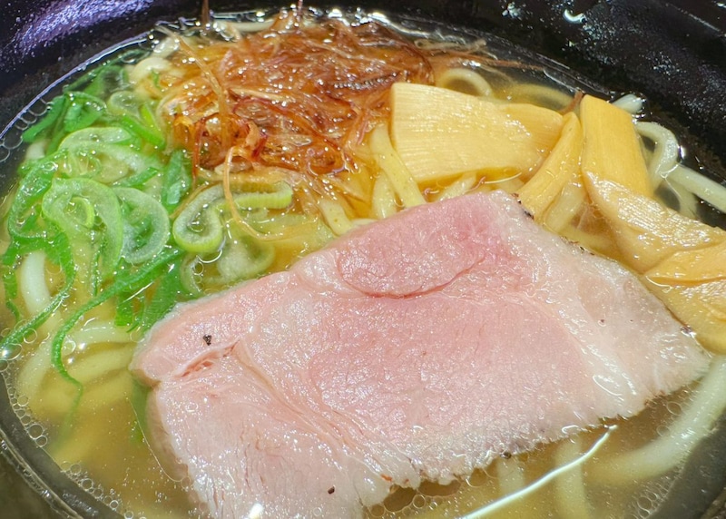 体に染み渡るような奥深い出汁の旨味