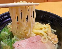 【スシロー行ったら絶対食べて】このクオリティのラーメンが450円!?「名店監修極上塩」「ガッツリ油そば」をグルメライターが実食レポ