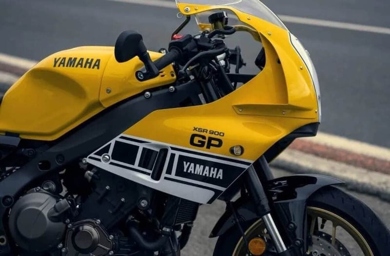 第1位　【反則級のカッコ良さ】ヤマハ「XSR900 GP」の新色が最高すぎる！ 80年代の伝説的レーサーを完全再現した“ネオクラシックの傑作”を徹底解説