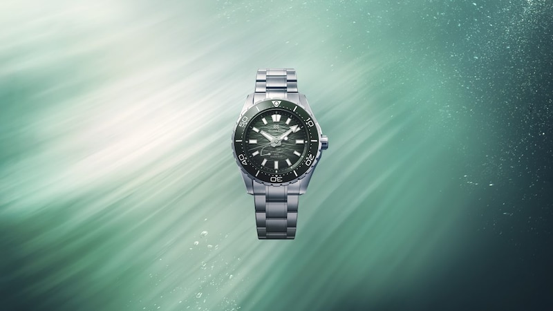 グランドセイコー「Evolution 9 Collection スプリングドライブ U.F.A. Ushio 300 Diver（SLGB025）」￥1,650,000／自動巻（手巻つき）／40.8㎜径（りゅうず含まず）／パワーリザーブは約72時間／300m空気潜水用防水