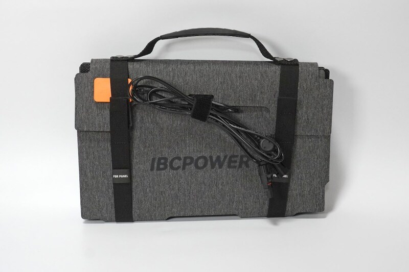 DJI「DJI Power 1000 Mini」専用ソーラーパネルを折りたたんだ状態