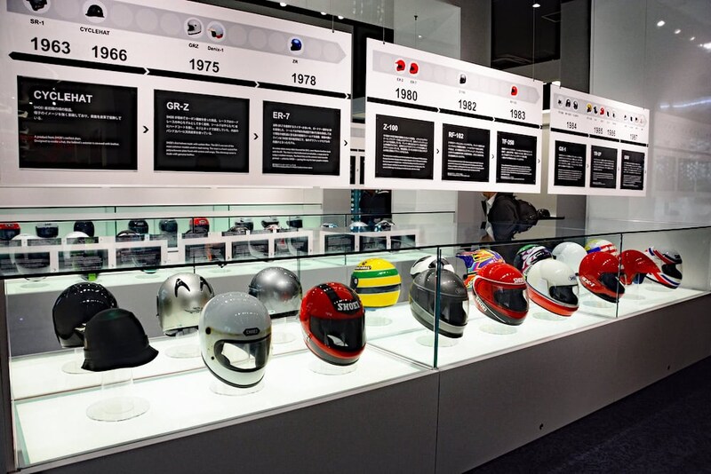 SHOEIの歴代のヘルメットを展示しているミュージアムスペース