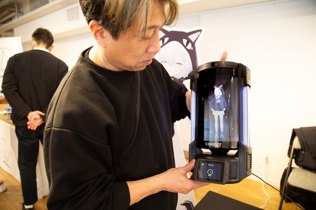 本体サイズは200 × 190 × 370mmとコンパクトなので、出かけるときも一緒に連れていくことが可能