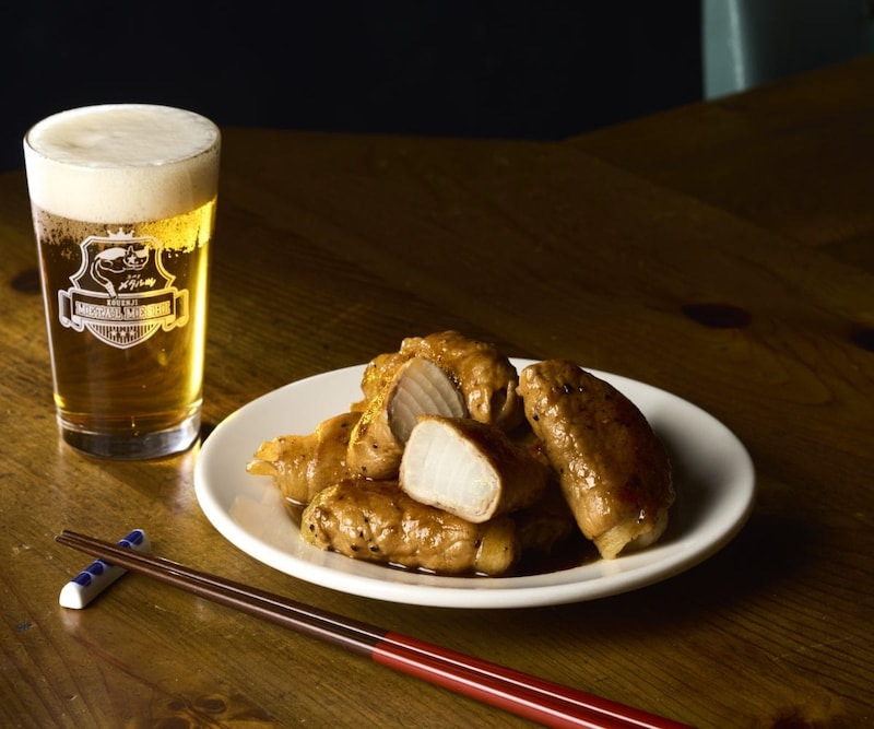 【たった8分で激ウマ】新玉ねぎの豚肉巻きに「ビールが止まらない…」高円寺メタルめし直伝の肉つまみレシピがサイコーだった!