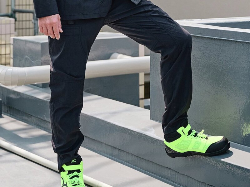 ストレッチカーゴパンツ ブラック オープン価格（ミズノ公式オンライン販売価格 ¥25,300）