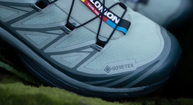 【サロモンのエクスクルーシブモデル】アーバンリサーチがオーダーした「XT-6 GTX」は夏の足元にアジャストするW.IRON