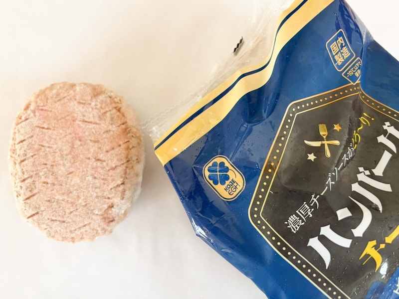 「チーズイン」のエネルギーは1個あたり238kcalと、3種の中でもっともハイカロリー