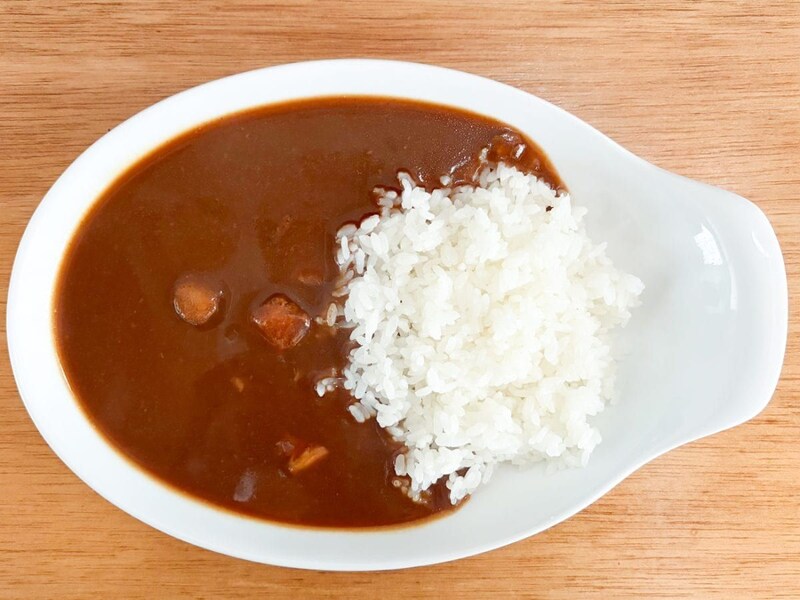 小さい角切り豚肉が3、4粒ほどだけなので、ポークカレーと言うにはちょっと物足りなさを感じるかな