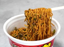 【マジでウマかった新作カップ麺】ガツンと旨い“焼きそば・汁なし麺”ベスト3「1位は待望の復活！辛みとあおさが強烈なスーパーカップ」グルメライターが実食レポ