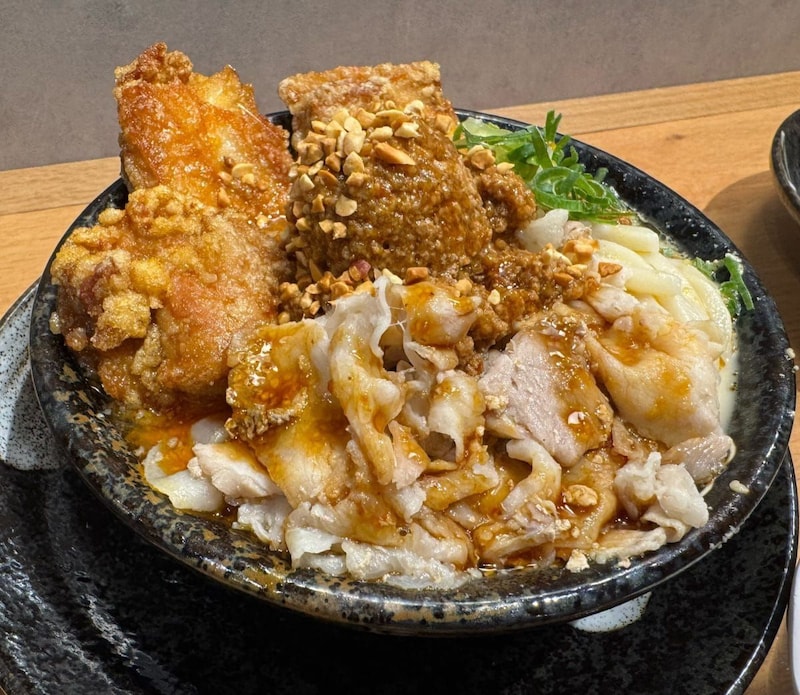 はままるうどん史上最強ギルティ！2,000kcal超え「爆坦々」が限定発売＆肉特化型店舗が赤坂に爆誕
