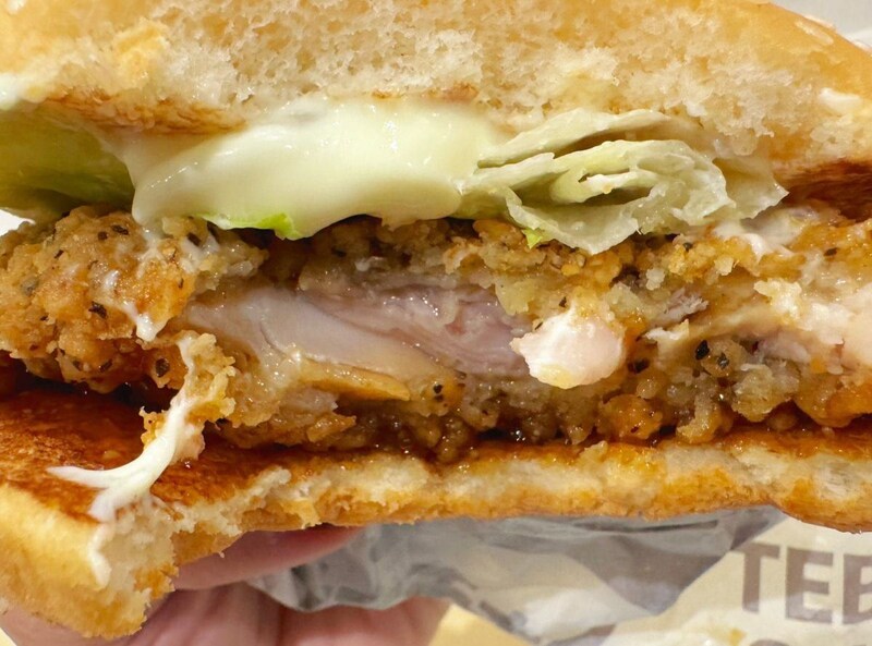 旨さと辛みがやみつきになるわんぱく系チキンバーガー！