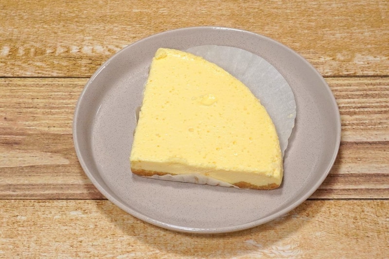 かじるニューヨークチーズケーキはほぼホールの1/4
