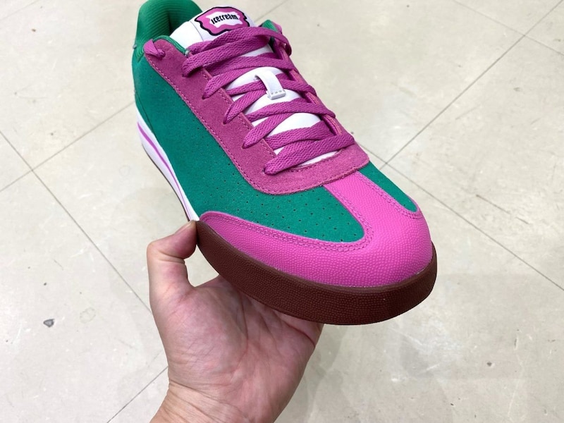 【待望の復刻】BBC ICE CREAM×Reebok名作「BOARD FLIP」のスイカカラーがY2K感全開で最高すぎる！エディターが試し履き