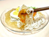 【そうめんマンネリ解消】トレンドは“つゆを凍らせる”!? キッコーマン新作が無限にイケた！「シャリっと冷やそうめん」実食レポ