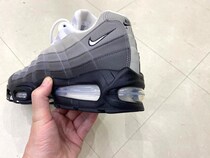 【スニーカー史に残る傑作】大容量エア搭載で蘇る！ ナイキ「AIR MAX 95 "BIG BUBBLE"」をエディターが試し履き