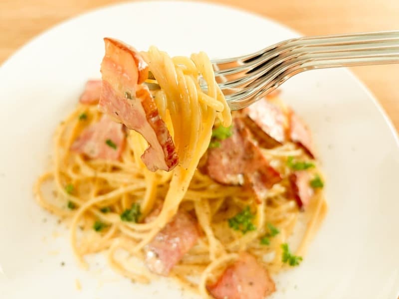ベーコンに厚みがあるから、しっかりとした噛みごたえで、噛めば噛むほど豚肉のうまみが口中に広がるのです