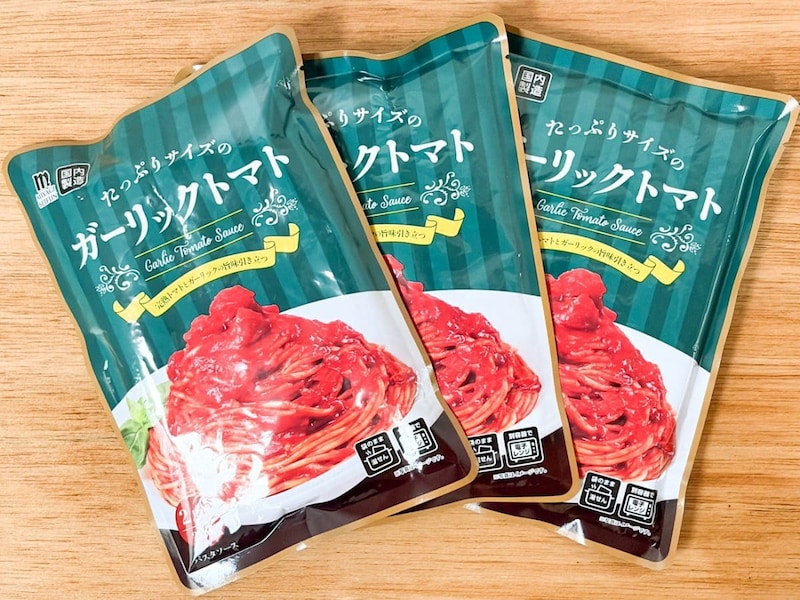 この「ガーリックトマト」パスタソースは、ドリアやピザ、ハンバーグやソテーのソースとしても使えるから、やはり3パック１セットどころかペットボトル売りして欲しいくらいの商品です