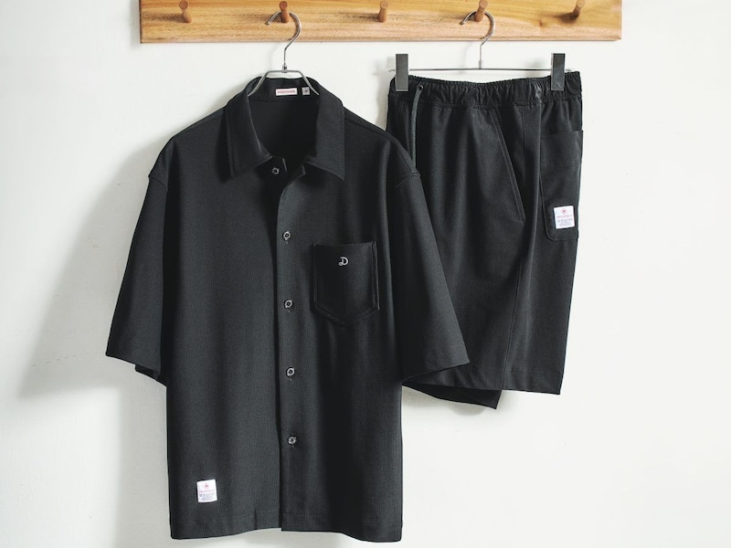 ドレステリア エアトール ハーフスリーブシャツ　￥18,700 ハーフパンツ　￥16,500