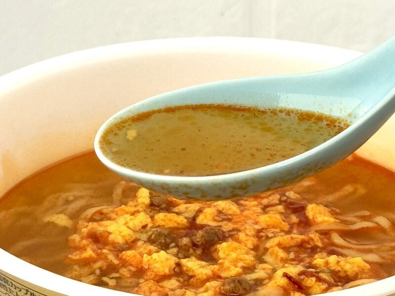 東洋水産
マルちゃん正麺 カップ にんにく塩担々麺／スープはラー油の辛さとにんにくのパンチが利いた塩ベース