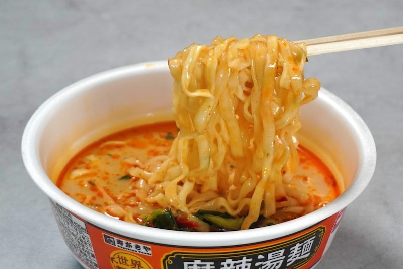 寿がきや「世界の味麺めぐり 麻辣湯麺」シビ辛スープとモチモチ麺が麻辣湯っぽい！