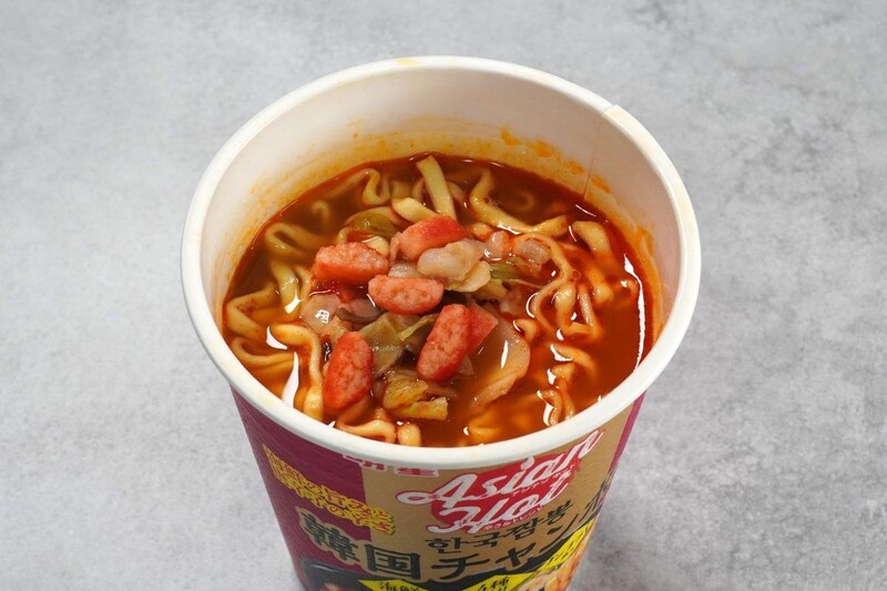 明星食品「明星 Asian Hot 韓国チャンポン」海鮮と唐辛子の香りがすごい！