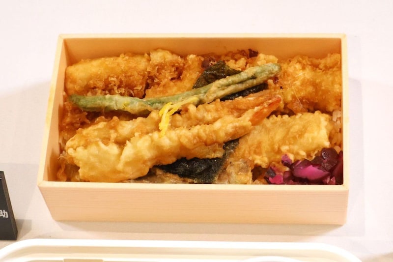 [日本橋 天丼 天むす 金子半之助] 江戸前天丼弁当