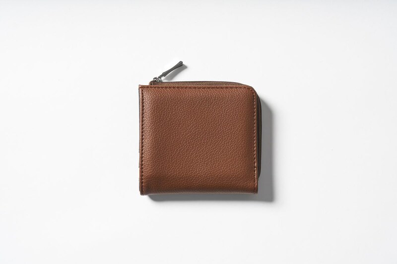 64054 シュリンクタッチLF折り財布 約W10×H9.5cm ¥980