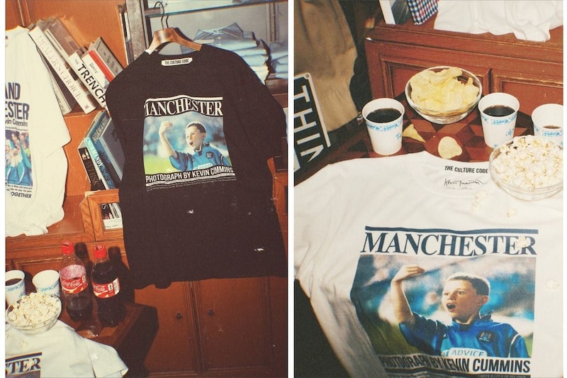 THE CULTURE CODE × Kevin Cummins for WILD LIFE TAILOR「PHOTO T-SHIRT MANCHESTER CITY – BOY」¥9,900/2色展開