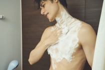【浴室をアップデート】汗ばむ季節の味方！プロが選んだ「極上のお風呂グッズ」ベストバイ大賞5選 リファや防水スピーカーを解説
