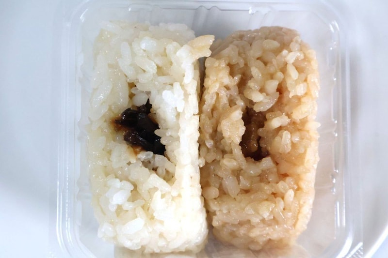 中には塩昆布とキャラメルが！