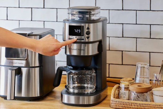 【朝のコーヒー革命】ガジェットライターが体験！豆から挽いて抽出まで全部お任せ!? ラッセルホブスの「全自動コーヒーメーカー」が優秀すぎた…