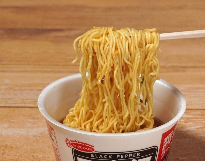 スパイス好きのための醤油ラーメンはスパイシーさと醤油味がベストマッチ