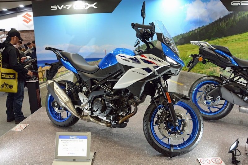 シャープなアドベンチャーのルックスにSV650のエンジンを継承したクロスオーバーモデル「SV-7GX」