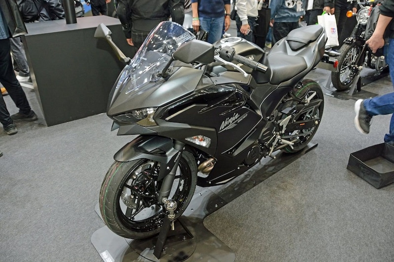 軽量な車体に扱いやすくパワフルさも備えたエンジンを備え、パフォーマンスを高めた「Ninja 500」