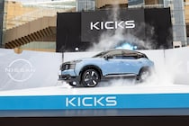 【カローラクロス・ヴェゼルの刺客】日産「キックス」がフルモデルチェンジ！サイズ拡大＆300万切りでコンパクトSUVの勢力図はどうなる？