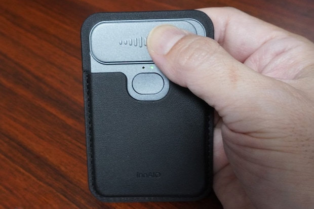 「デュアルファンクションモードスイッチ」を左にスライドすると録音開始