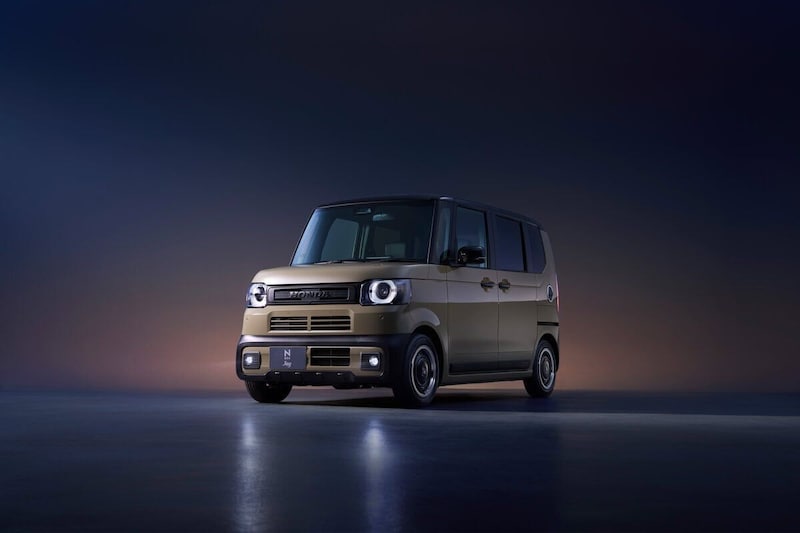 内外装にブラックアクセントを取り入れた特別仕様車「N-BOXジョイ ブラックスタイル」