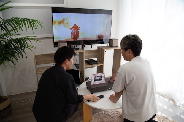 音」に妥協しないオーディオ機器メーカーが、本気で開発した7cmの隙間に設置できる超薄型サブウーファーを試してきた!