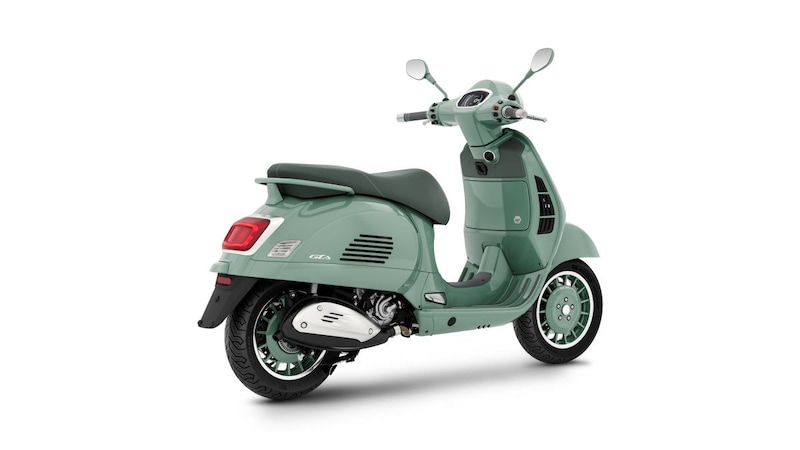 「VESPA GTS 80TH」のリヤビュー