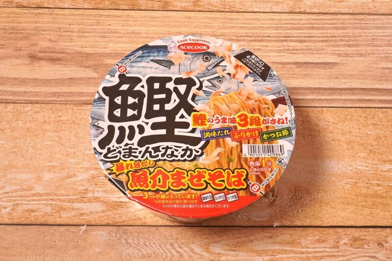 「エースコック
鰹どまんなか 暴れ旨だし魚介まぜそば」