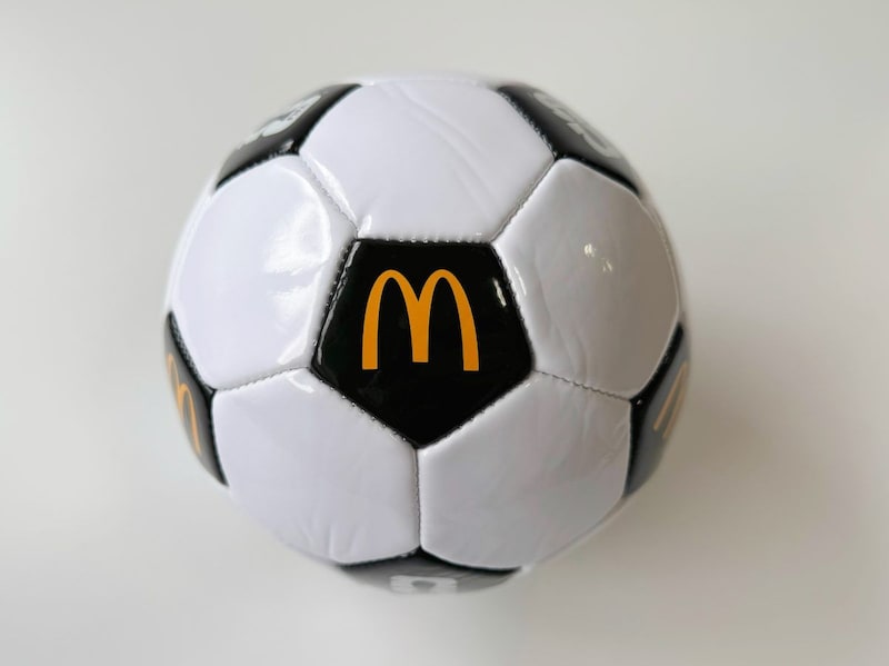 部屋に飾りたくなる可愛さ！「ミニサッカーボール」
