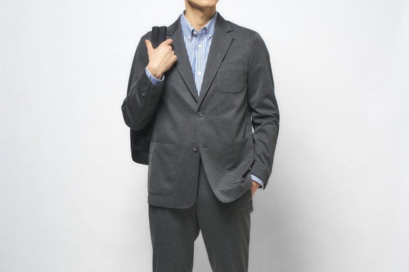 第2位 【無印良品で完璧】最強の仕事服が揃う！着心地抜群セットアップ、疲れにくいバッグ＆スニーカー…7点セットを徹底解説